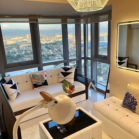 Classy 2Br Suite At Eastwood City With Pool And City Skyline View Маніла Екстер'єр фото