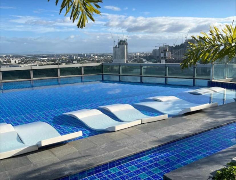 Classy 2Br Suite At Eastwood City With Pool And City Skyline View Маніла Екстер'єр фото