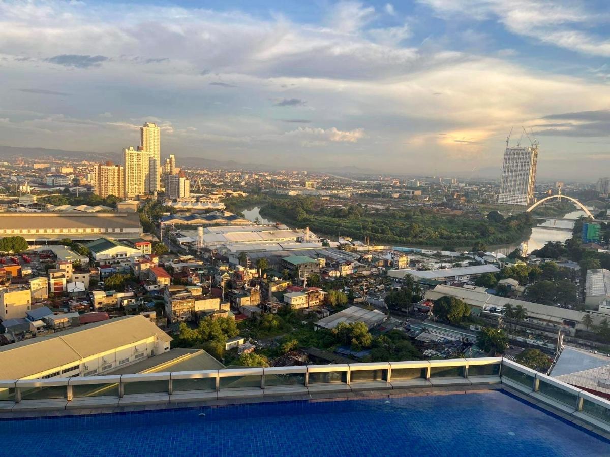 Classy 2Br Suite At Eastwood City With Pool And City Skyline View Маніла Екстер'єр фото