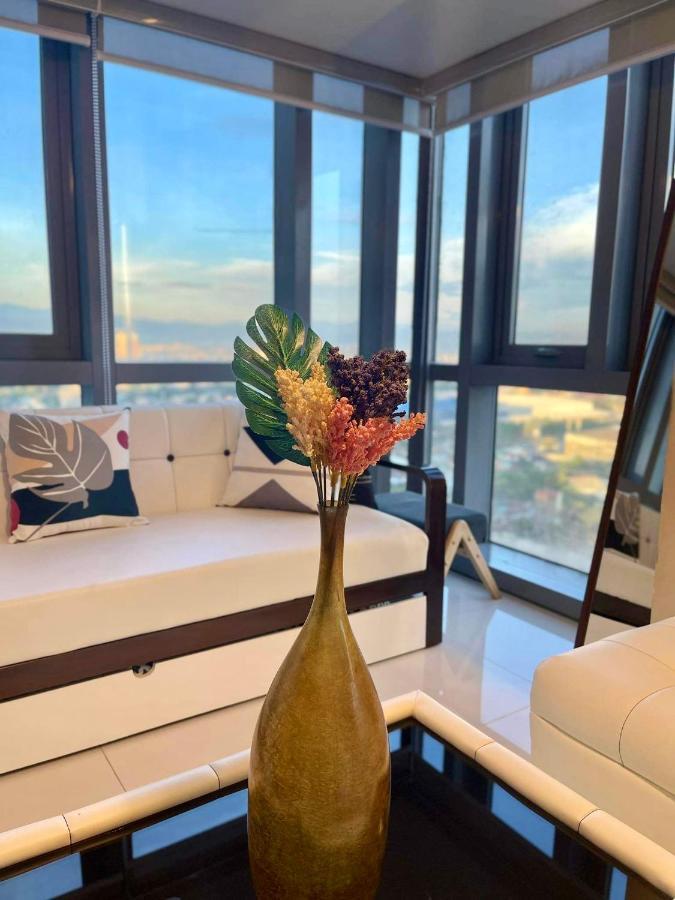 Classy 2Br Suite At Eastwood City With Pool And City Skyline View Маніла Екстер'єр фото